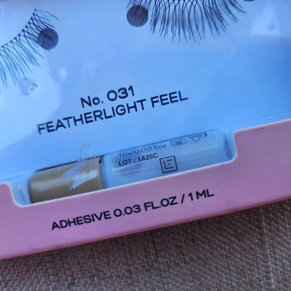Eyelure London Lashes Natural No.31 Featherlight Feel Useable 5 Time W/ Adhesive - Picture 6 of 10